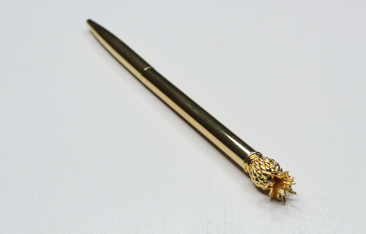 Pineapple Pen - hanzcurls